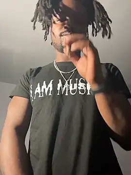 Show modela MIGHTYDEMONXXX na web-kameri