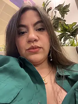 Iam__Cristal Adlı Modelin Canlı XXX Sohbeti