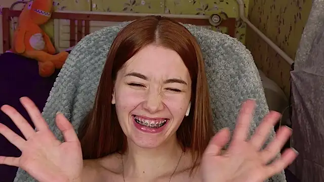 Lunavira élő XXX-chatje