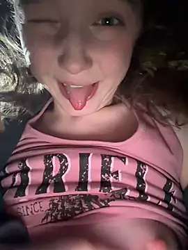 outside_rosy Adlı Modelin Canlı XXX Sohbeti