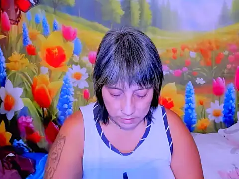 indianroxy Adlı Modelin Canlı XXX Sohbeti