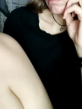 Aashikalaa Chat XXX in diretta