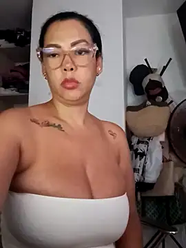 Živý XXX chat SexyyBigg44