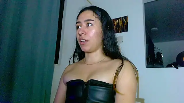 Онлайн чат XXX Maam_Ine