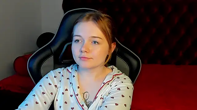 Chat +18 de ElinaVale ao vivo