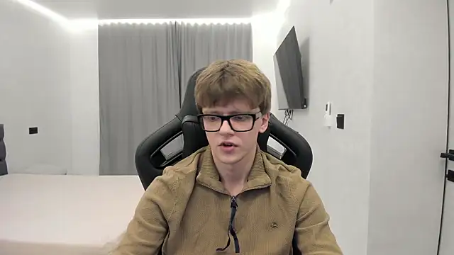 Show modela bonekoambalabu na web-kameri