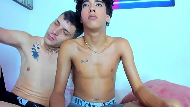 Pleasure_boys_hotn Webbikameraesitys