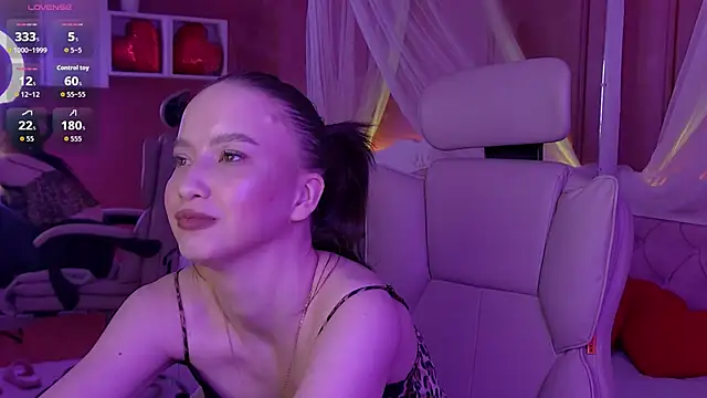 MonaHicks Adlı Modelin Canlı XXX Sohbeti