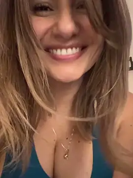 CarolinaLujan17 Show in webcam