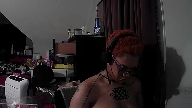 Chat XXX en directo de nickytheehawtie