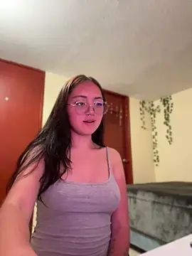 suzumi__ Adlı Modelin Canlı XXX Sohbeti