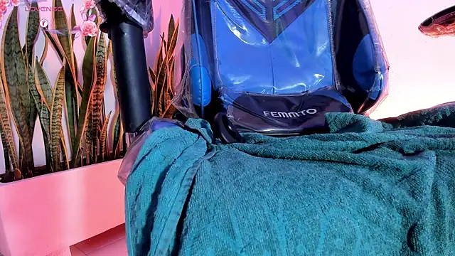 Вебкам-шоу Milk_max_18