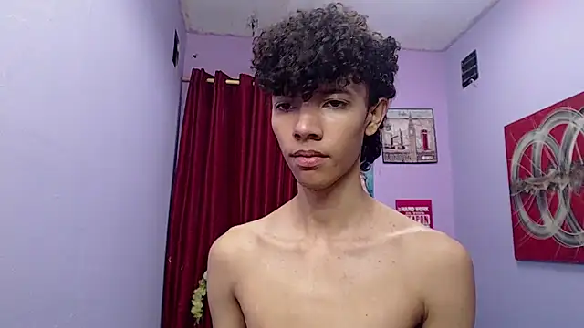 bigcock_twinks Obrolan Langsung XXX