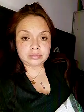 Chat +18 de Lina19_93 ao vivo