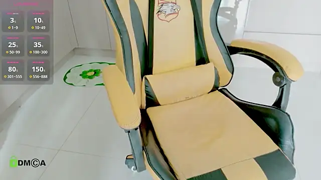 Clumsy_Girl 即時 XXX 聊天