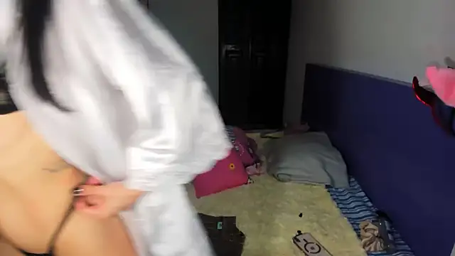 Anais_lux élő XXX-chatje