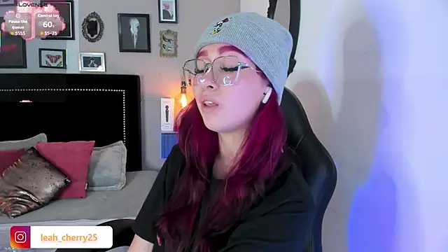 Leah_cherry's Webcam Show