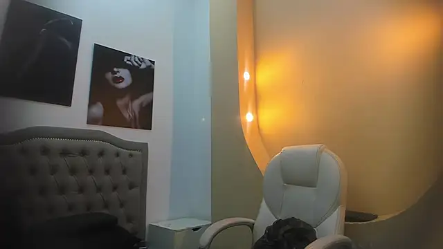 Daphne_Leia Show in webcam