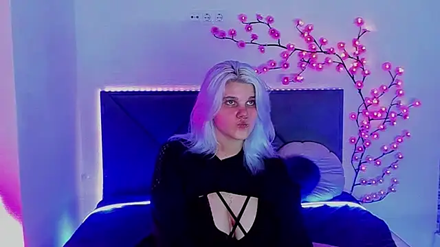 JoannLowe's Live XXX Chat