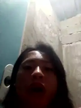 Pokazy przed kamerką – YourHotMenxie18