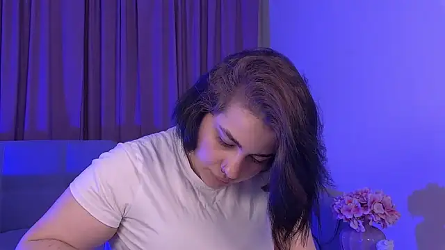 AdrianaToress 即時 XXX 聊天