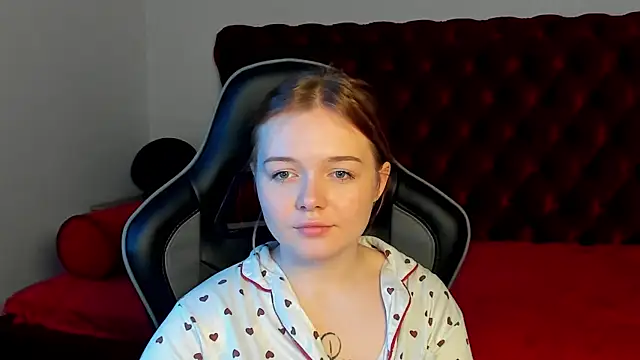 ElinaVale 即時 XXX 聊天