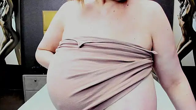 KiraLeila Adlı Modelin Canlı XXX Sohbeti