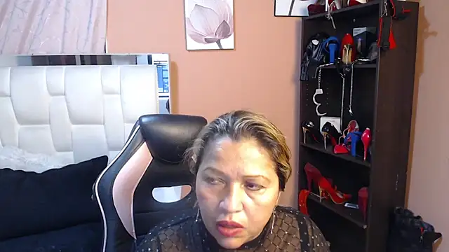 LiaTaylorr's Webcam Show