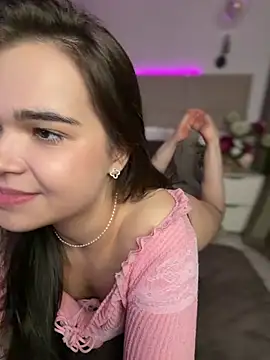 BabyShy- লাইভ XXX চ্যাট