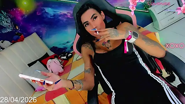 Nella_Dolls webcam show