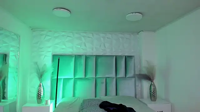 HollyPeach 라이브 XXX 채팅