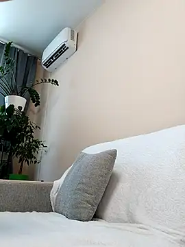 Liana_MilfHot 即時 XXX 聊天