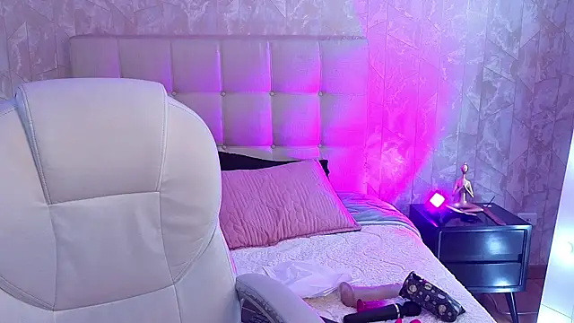 cute_hollywood 即時 XXX 聊天