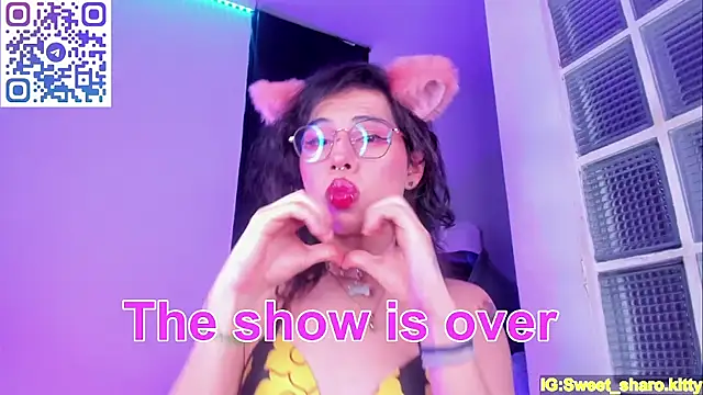 Sweet-SharoKitty Webcamshow