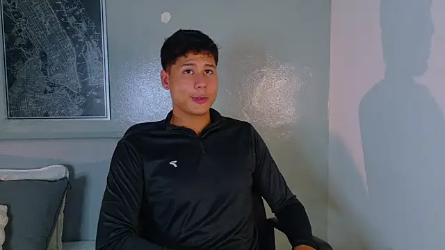 Raiden_boyy Show in webcam