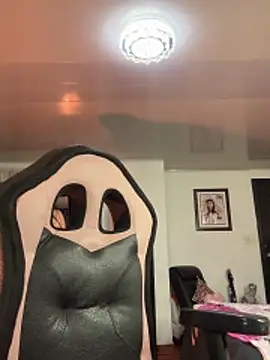 saaalome_1's Live XXX Chat