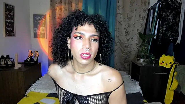 Chat +18 de Angel_White25 ao vivo