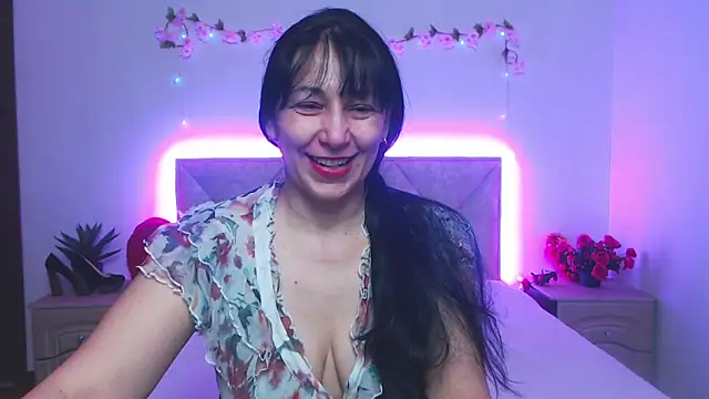 Show modela LiluGrants na web-kameri