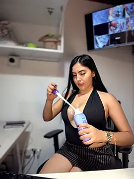 Sofia_Collins-'s Webcam Show