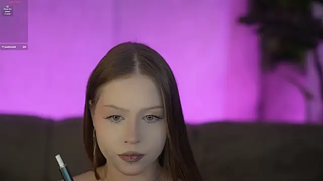 Esmie_Smile লাইভ XXX চ্যাট