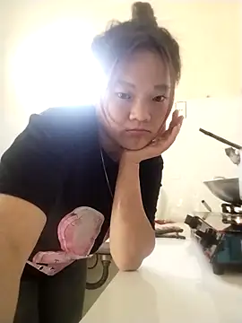 m-mbae's Live XXX Chat