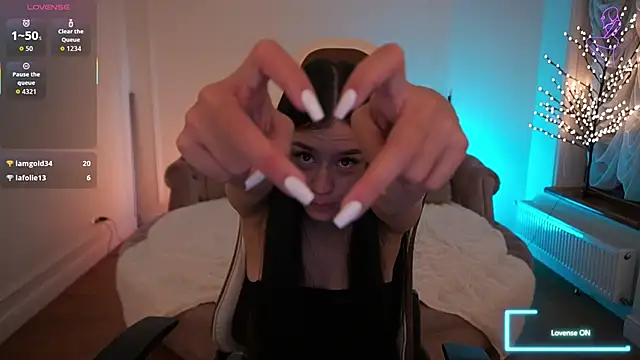 FataleNellie 即時 XXX 聊天