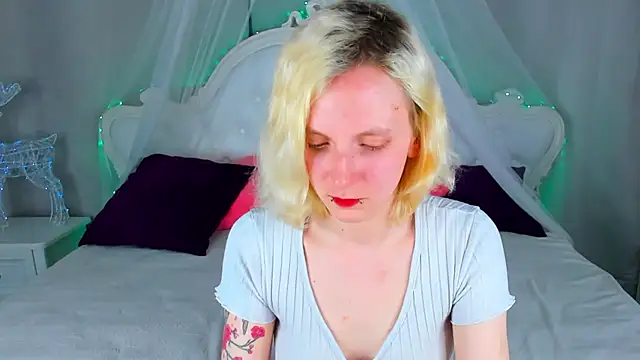 LikiLips Adlı Modelin Canlı XXX Sohbeti