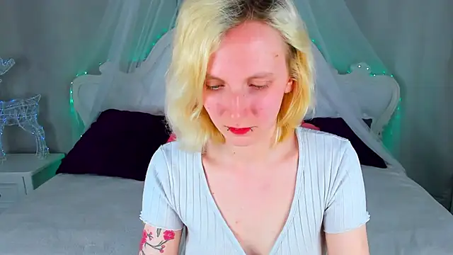 LikiLipsn Live XXX chat