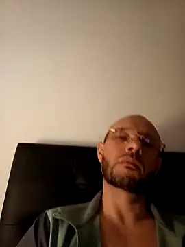 Guitccch's Live XXX Chat