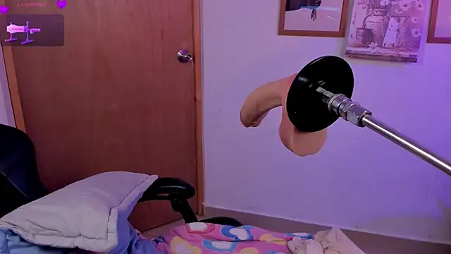 แชท XXX สดของ LilyRobertts