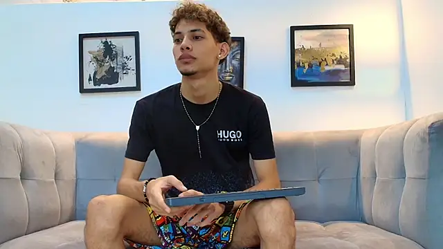 YOUNG_BOYS_HELL 现场XXX聊天