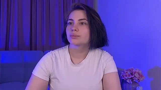 AdrianaToress' Live XXX Chat