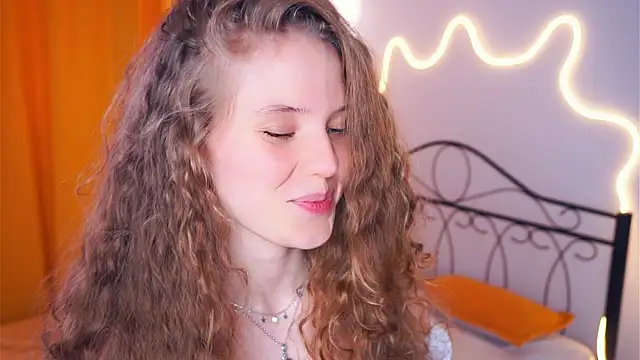 MyrleKnerr Chat XXX live