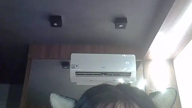 SkinnyKittenのライブXXXチャット